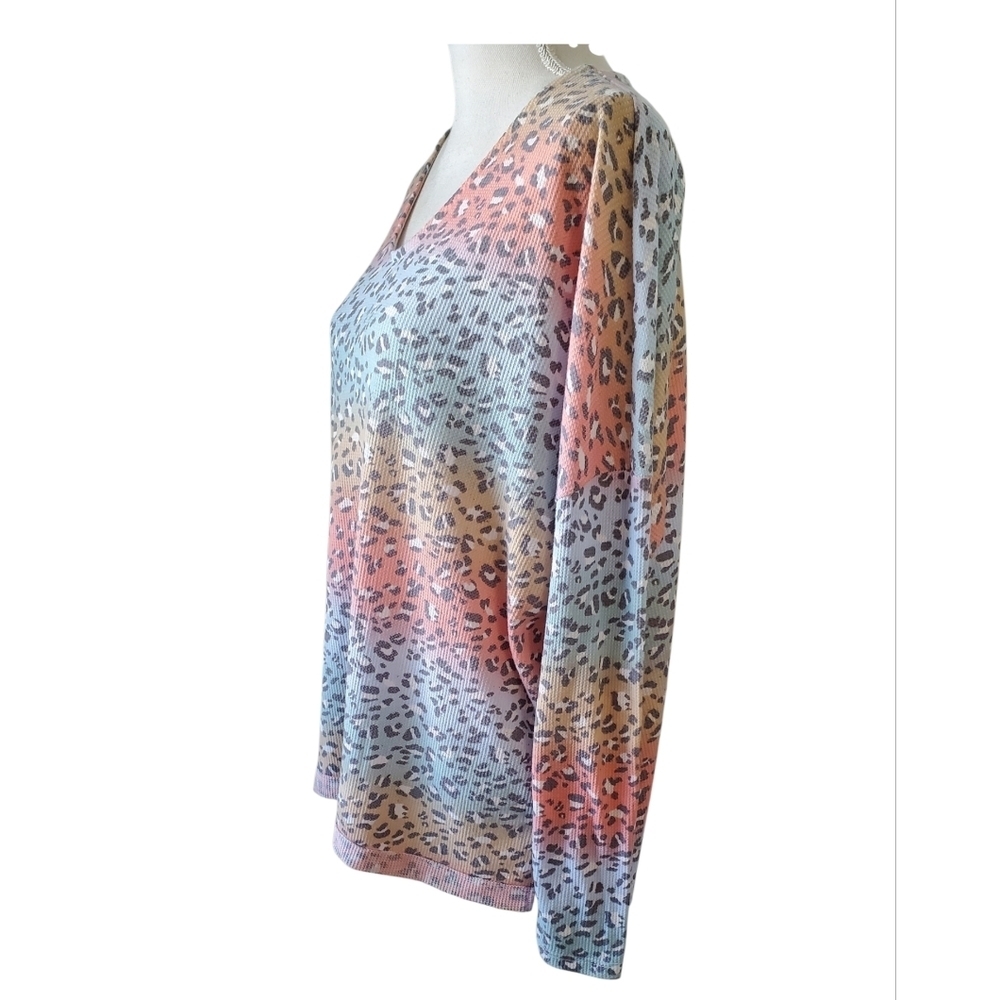 Lovely J Multicolor Pastel Leopard Print Knit Top V-Neck Long Sleeve Size M - Picture 2 of 7
